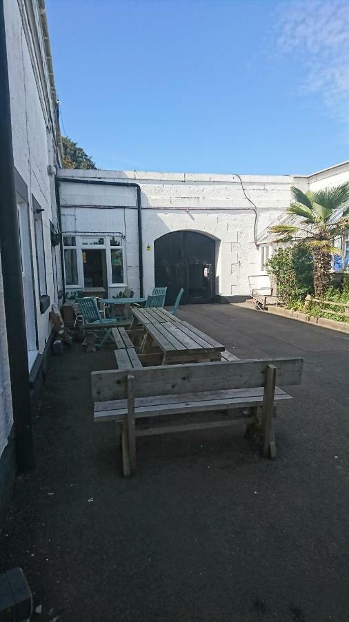 Fsc Dale Fort Hostel Екстер'єр фото